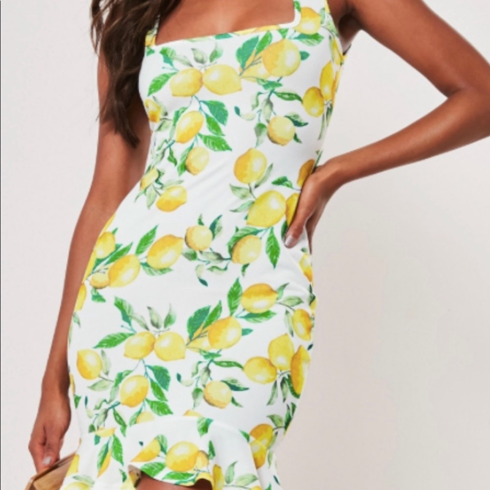 Missguided  Lemon dress